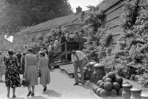 ARH NL Dierssen 1245/0028, Eingang zur Festung Wilhelmstein, Steinhuder Meer, 1953
