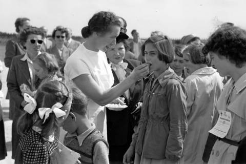 ARH NL Dierssen 1256/0007, Eröffnung der Kinderluftbrücke von Berlin, Hannover, 1953