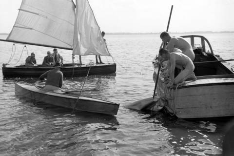 ARH NL Dierssen 1263/0018, Suche auf Steinhuder Meer nach abgestürztem "Düsenjäger", Steinhude, 1953