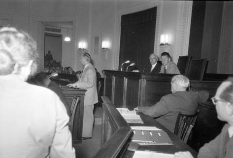 ARH NL Dierssen 1266/0003, Im Niedersächsischen Landtag: Hermann Neddenriep?, Hannover, 1953