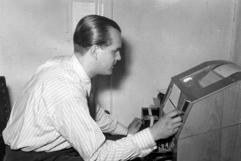 ARH NL Dierssen 1266/0008, Diverse Aufnahmen uld-Büro?, Hannover, 1953