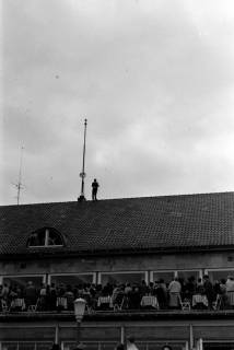 ARH NL Dierssen 1274/0016, Werbetour des Stuntman Arnim Dahl für den Film "Klettermaxe", Hannover, 1954