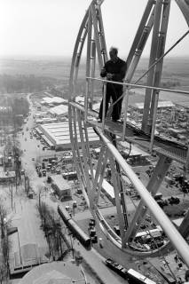 ARH NL Dierssen 1274/0026, Bauarbeiter auf dem Mannesmannturm, Hannover, 1954