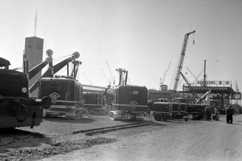 ARH NL Dierssen 1274/0033, Messe-Aufbau, Hannover, 1954