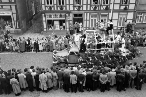 ARH NL Dierssen 1279/0015, Göbel-Festumzug, Springe, 1954