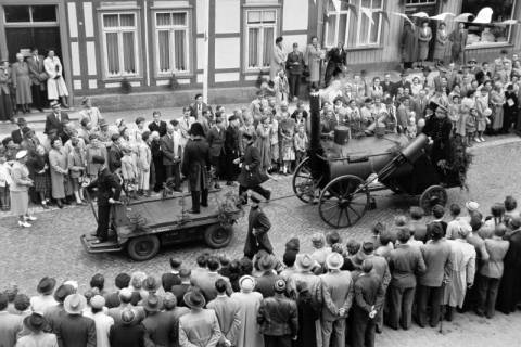 ARH NL Dierssen 1279/0021, Göbel-Festumzug, Springe, 1954