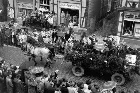 ARH NL Dierssen 1279/0026, Göbel-Festumzug, Springe, 1954
