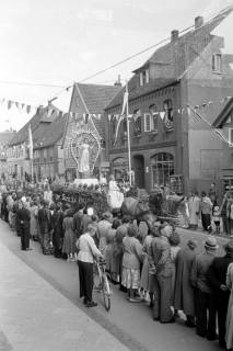 ARH NL Dierssen 1279/0036, Göbel-Festumzug, Springe, 1954