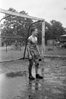 ARH NL Dierssen 1283/0027, Acella?-Fußballspiel, Hannover, 1954