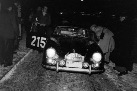 ARH NL Dierssen 1299/0015, Kontrolle beim Rallye Monte Carlo, Hannover, 1955