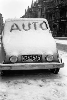 ARH NL Dierssen 1301/0016, Fuldamobil im Schnee, Hannover, 1955