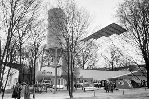 ARH NL Dierssen 1305/0012, Stand der Siegener AG auf der Messe, Hannover, 1955