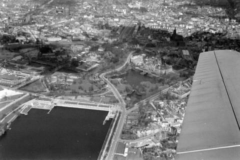 ARH NL Dierssen 1305/0031, Blick auf Hannover mit Maschsee und Neuem Rathaus, Hannover, 1955