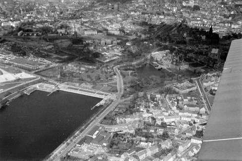 ARH NL Dierssen 1305/0032, Blick auf Hannover mit Maschsee und Neuem Rathaus, Hannover, 1955