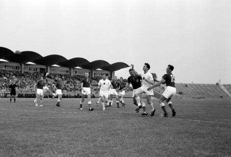 ARH NL Dierssen 1311/0016, Feldhandball-WM: BR Deutschland gegen Norwegen, Hannover, 1955