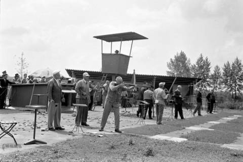 ARH NL Dierssen 1313/0031, Bundes-Schützenfest: Tontaubenschießen, Hannover, 1955