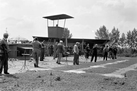 ARH NL Dierssen 1314/0001, Bundes-Schützenfest: Tontaubenschießen, Hannover, 1955
