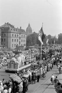 ARH NL Dierssen 1318/0009, Blumenkorso, Hannover, 1955