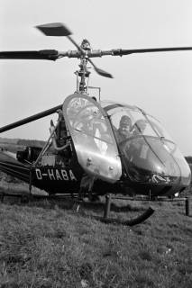 ARH NL Dierssen 1339/0005, Manöver Bundesgrenzschutz: Hubschrauber, Mandelsloh, 1955