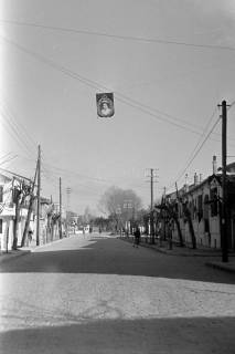 ARH NL Dierssen 1347/0017, Blick aus dem Wagen auf einen Ort, Griechenland, 1956