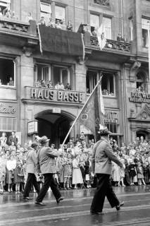 ARH NL Dierssen 1358/0017, Schützenausmarsch, Hannover, 1956