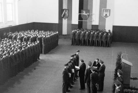 ARH NL Dierssen 1375/0001, Franz Josef Strauß in der Heeresoffizierschule, Hannover, 1956