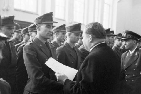 ARH NL Dierssen 1375/0006, Franz Josef Strauß in der Heeresoffizierschule, Hannover, 1956