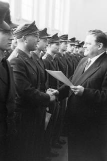 ARH NL Dierssen 1375/0010, Franz Josef Strauß in der Heeresoffizierschule, Hannover, 1956