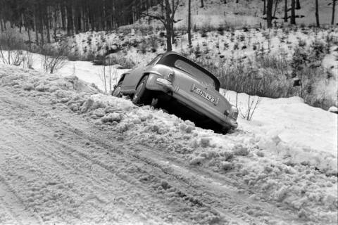 ARH NL Dierssen 1378/0023, Unfall in der Zonengrenzlandschaft, Braunlage, 1957