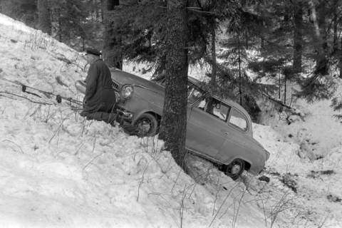 ARH NL Dierssen 1378/0031, Unfall in der Zonengrenzlandschaft, Braunlage, 1957