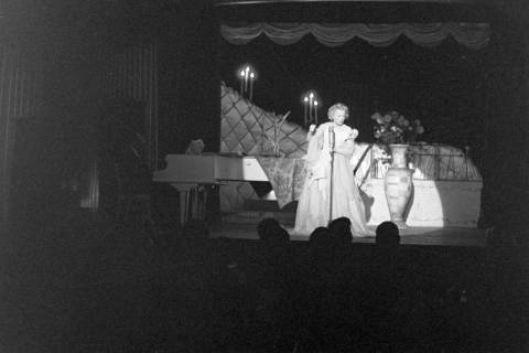 ARH NL Dierssen 1381/0003, Come-back von Liane Haid, Hannover, 1957