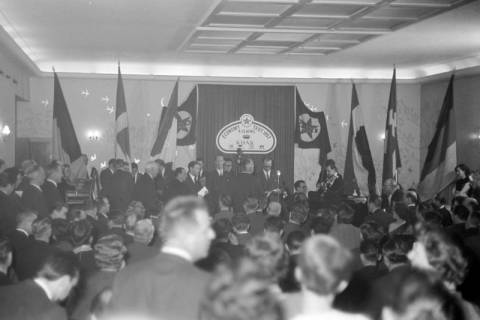 ARH NL Dierssen 1387/005, Caltex Economy-Test: Abschlussfeier und Ehrung, 1957