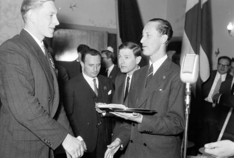 ARH NL Dierssen 1387/006, Caltex Economy-Test: Abschlussfeier und Ehrung, 1957