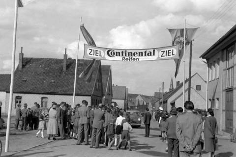 ARH NL Dierssen 1390/0011, Niedersachsenfahrt des Motorsportclub Niedersachsen (MCN), Springe?, 1957