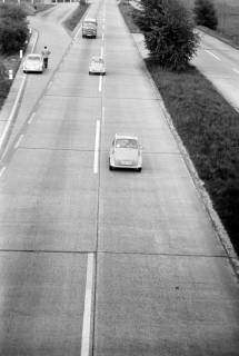 ARH NL Dierssen 1391/0015, ADAC-Kleinwagen-Wettbewerb auf der Autobahn, Sievershausen, 1957