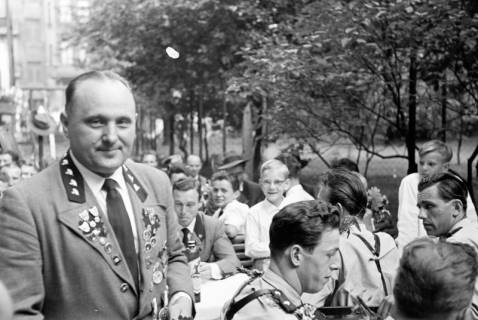 ARH NL Dierssen 1396/0025, Polizeisportverein beim Schützenfest, Hannover, 1957