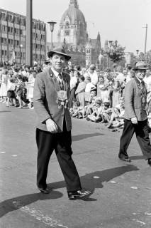 ARH NL Dierssen 1397/0026, Polizeisportverein beim Schützenausmarsch, Hannover, 1957