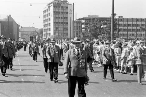 ARH NL Dierssen 1397/0029, Polizeisportverein beim Schützenausmarsch, Hannover, 1957