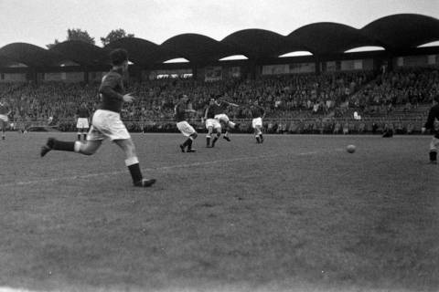 ARH NL Dierssen 1398/0022, Fußballspiel im Niedersachsenstadion, Hannover, 1957