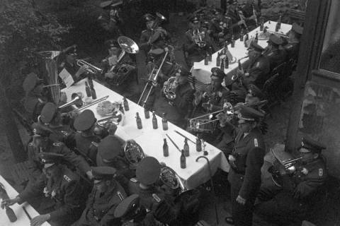 ARH NL Dierssen 1406/0005, Schießsport-Abteilung des Polizei-Sportverein Hannover am Tag des Schützenausmarsches, Hannover, 1960