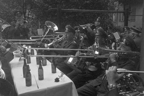 ARH NL Dierssen 1406/0007, Schießsport-Abteilung des Polizei-Sportverein Hannover am Tag des Schützenausmarsches, Hannover, 1960