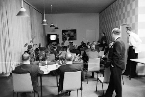 ARH NL Dierssen 1419/0009, Parlamentarischer Abend im Landtag mit Ministerpräsident Georg Diederichs, Finanzminister Jan Eilers, Landtagspräsident Richard Lehners und Presse, Hannover, 1963