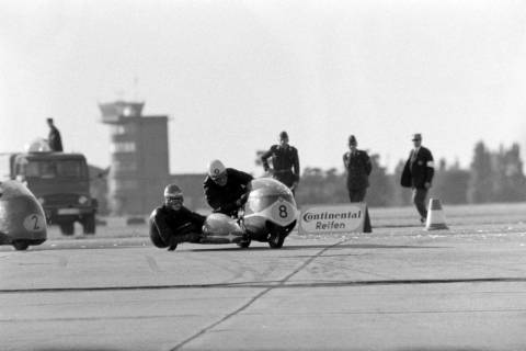 ARH NL Dierssen 1454/0011, Flugplatzrennen, Wunstorf, 1964