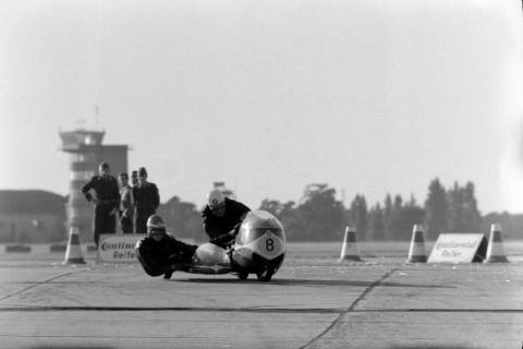 ARH NL Dierssen 1454/0014, Flugplatzrennen, Wunstorf, 1964
