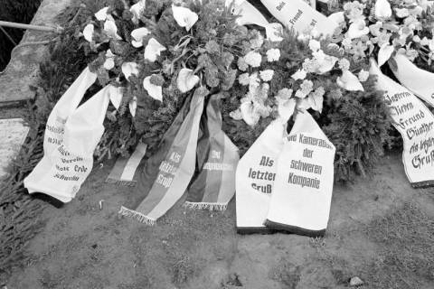 ARH NL Dierssen 1478/0003, Beisetzung des Soldaten Arnoldi, Schwelm, zwischen 1964/1965