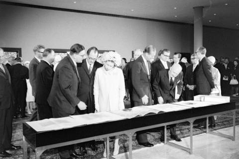 ARH NL Dierssen 1493/0004, Staatsbesuch der britischen Königin Queen Elisabeth II., Hannover, 1965