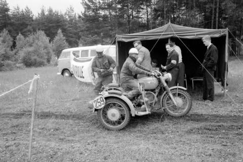 ARH NL Dierssen 1497/0031, Harz-Heide-Fahrt für Motorräder, Munster, 1965