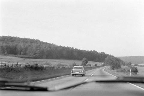 ARH NL Dierssen 1501/0004, Linksfahrer auf Autobahn, Frankfurt am Main, 1965