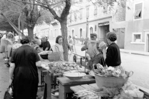 ARH NL Dierssen 1503/0024, Markt, Korcula, 1965