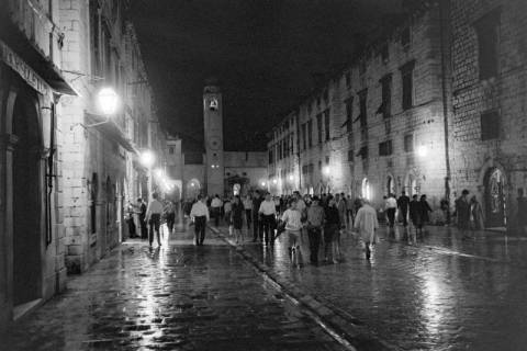 ARH NL Dierssen 1503/0026, Regen auf der Hauptstraße, Dubrovnik, 1965